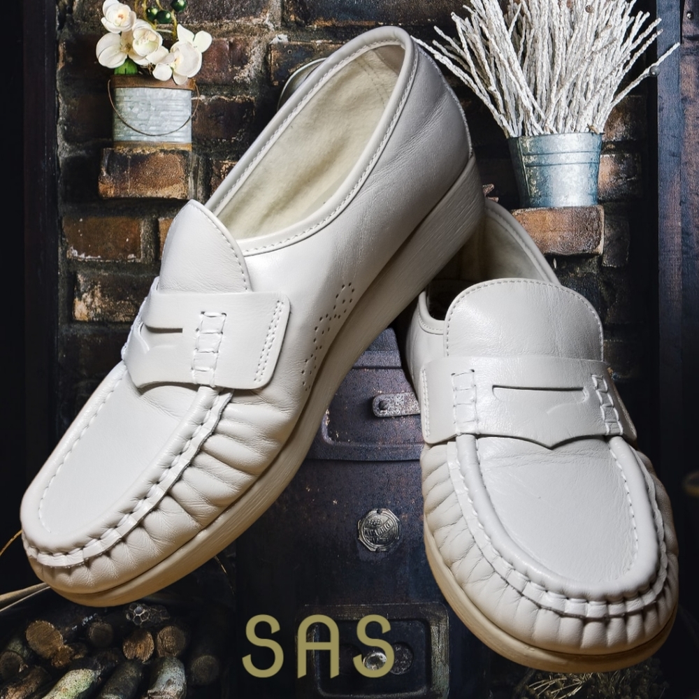 sas classic slip on loafer